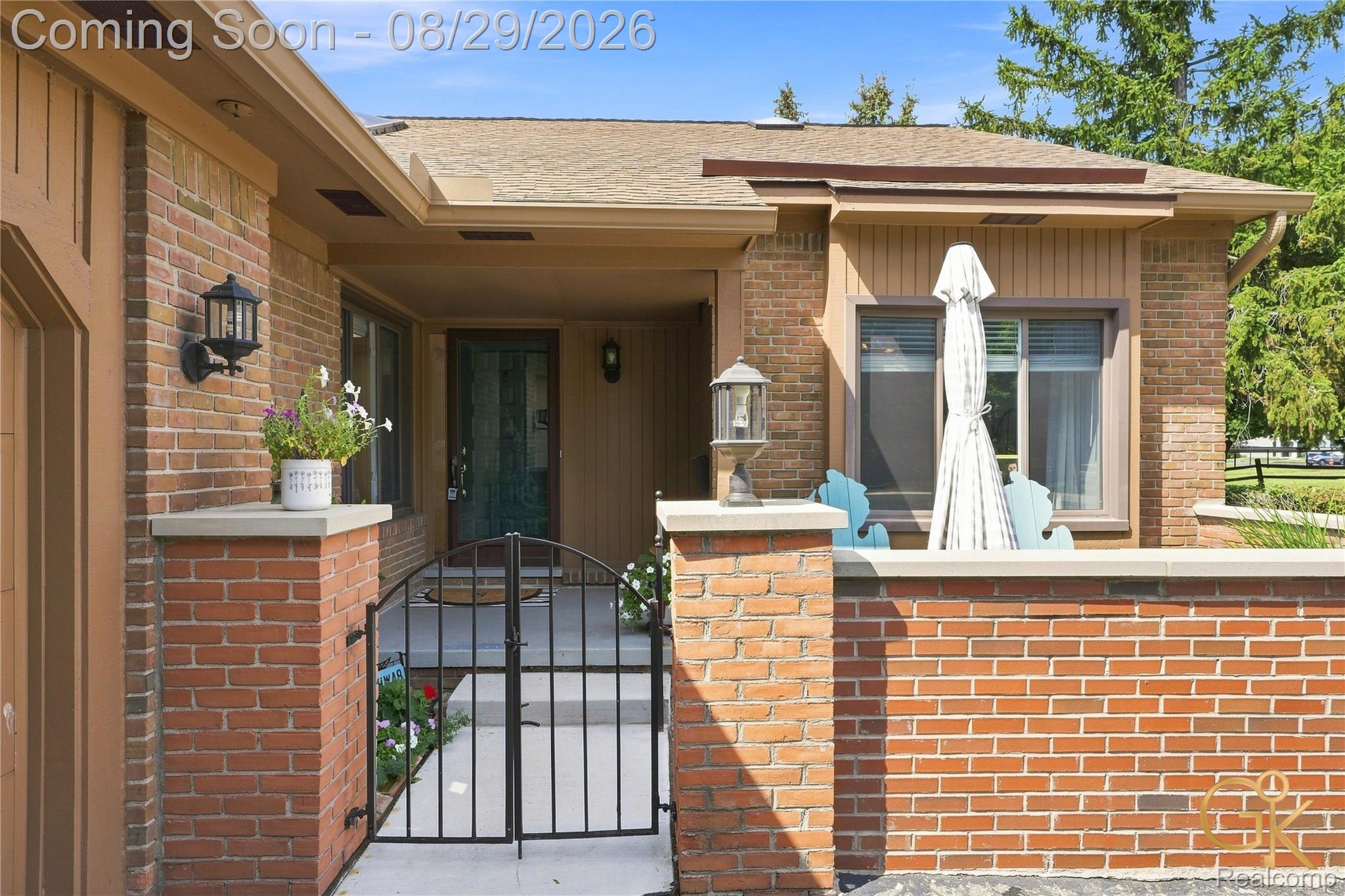 2216 London Bridge Drive