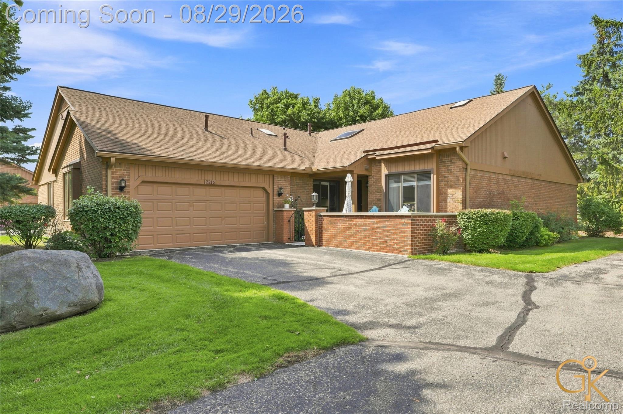 2216 London Bridge Drive