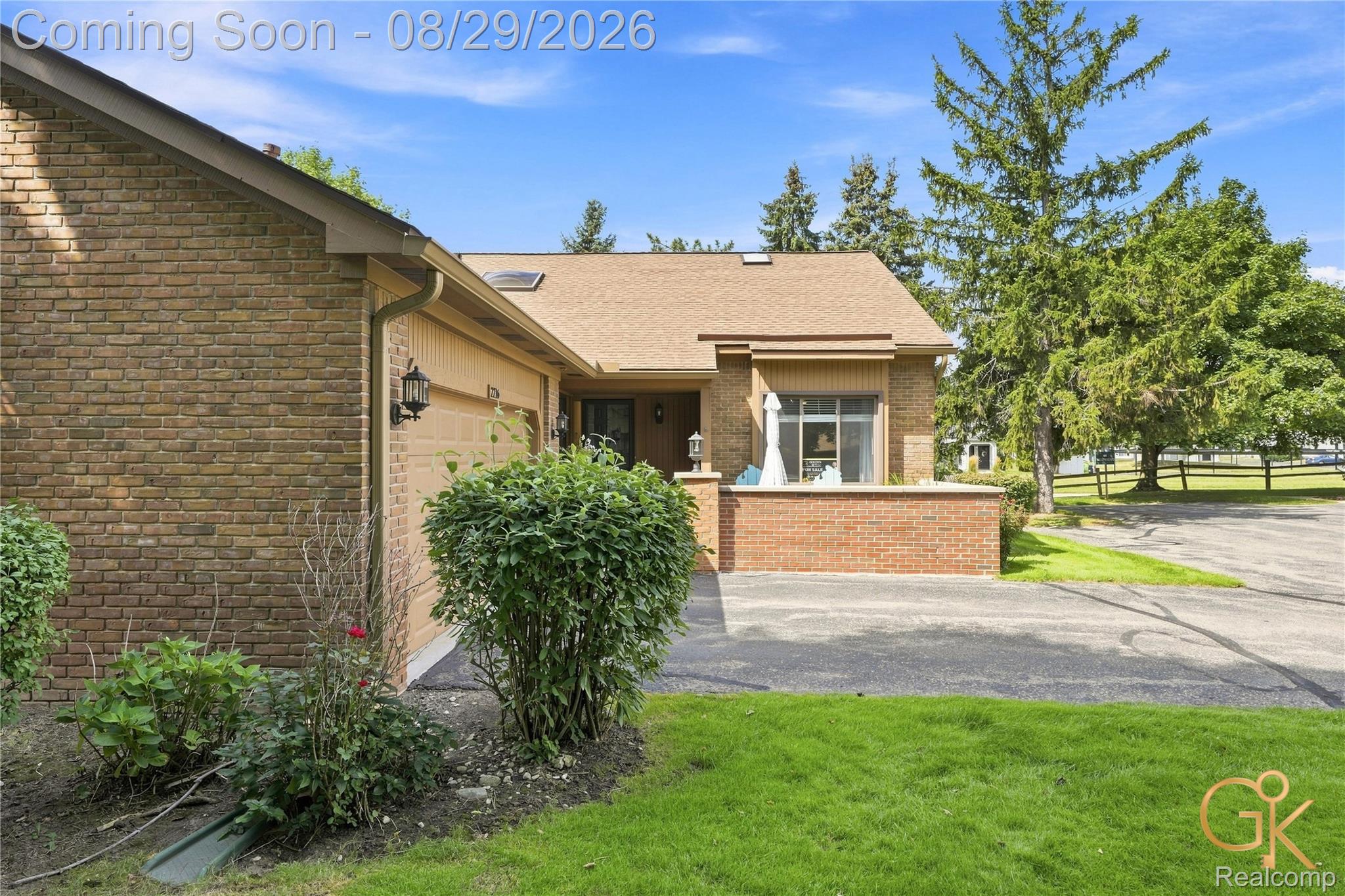 2216 London Bridge Drive
