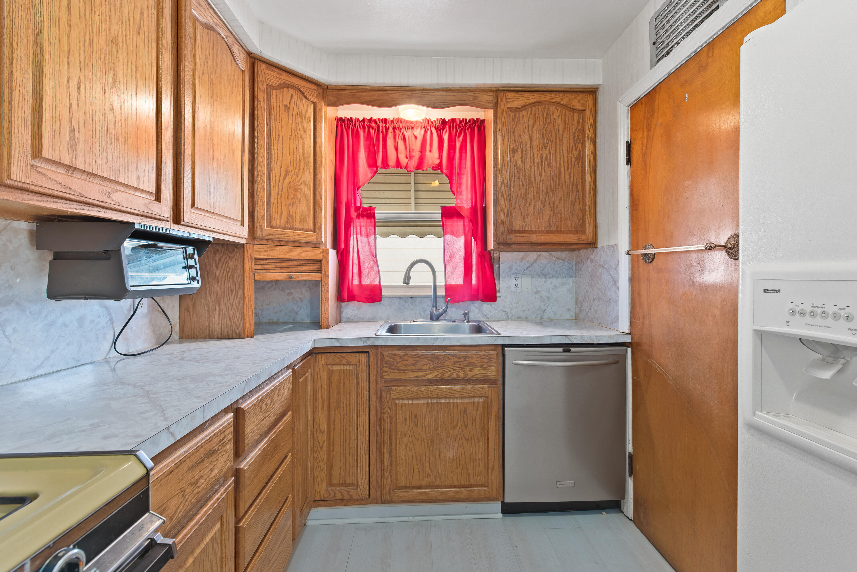 335 Laprairie Street