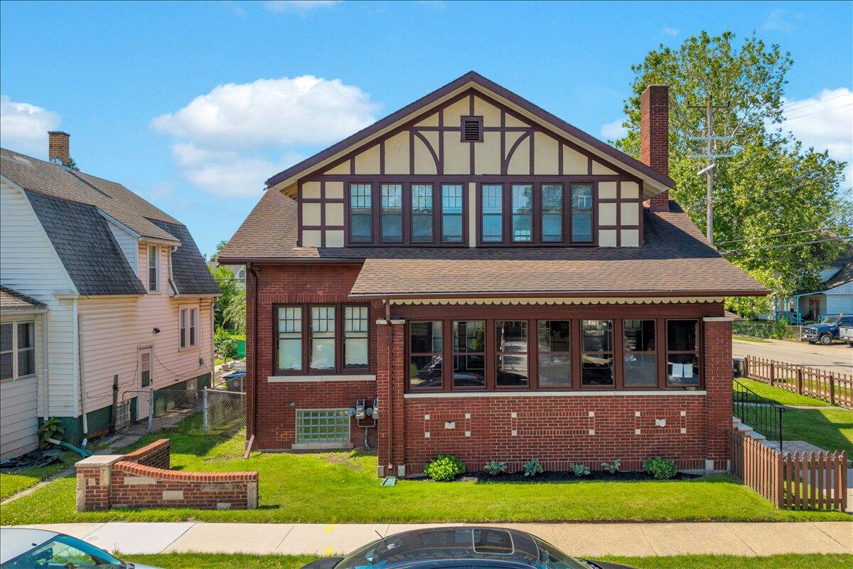 45 W Woodward Avenue