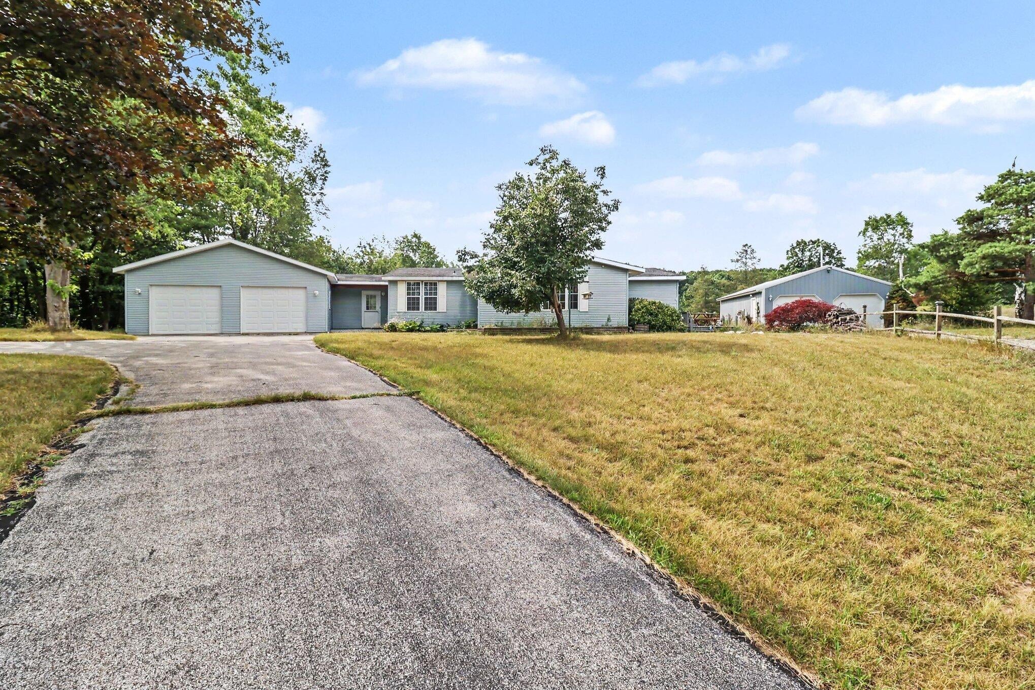 6809 W Deer Road
