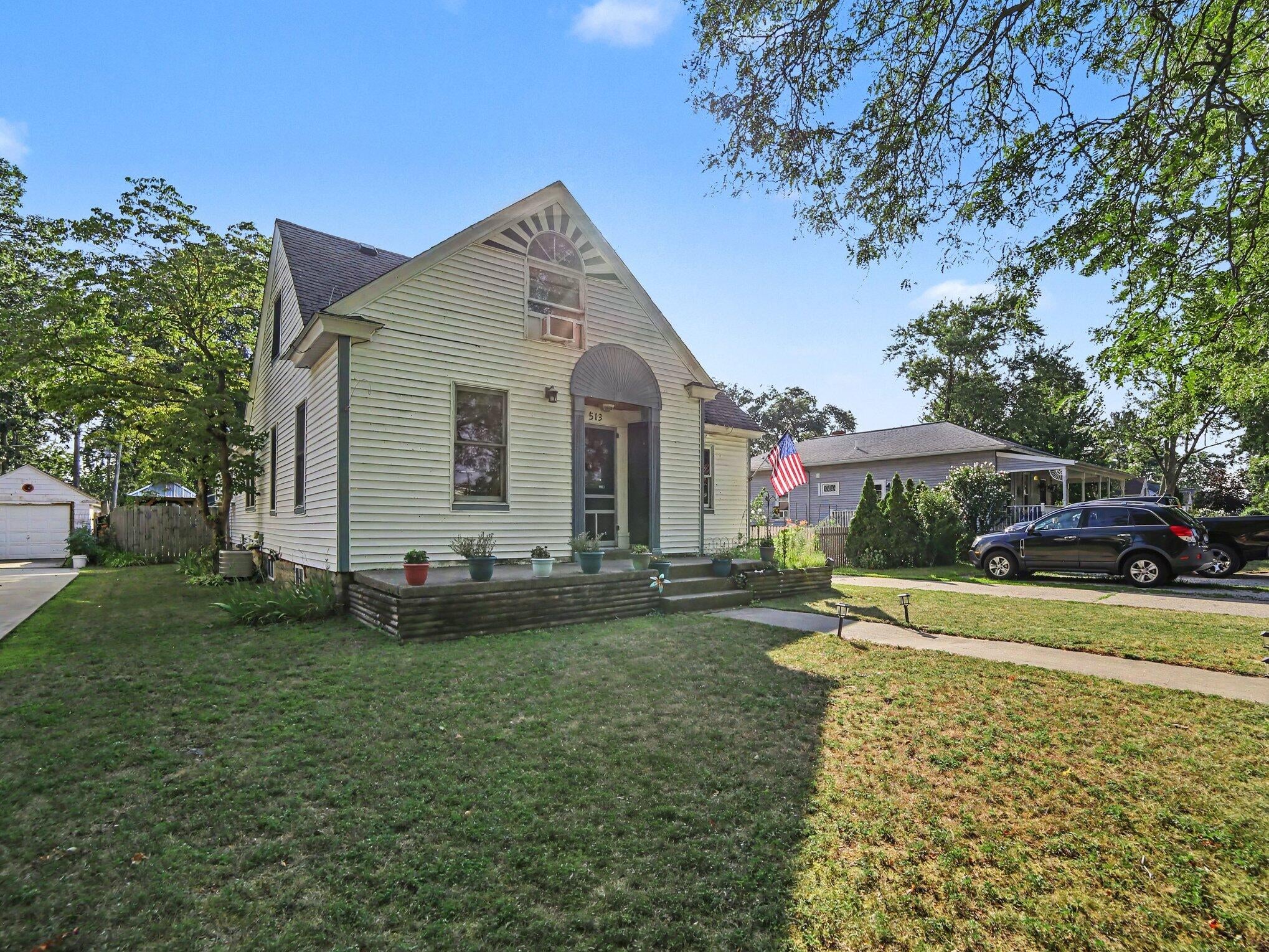 513 Fowler Street