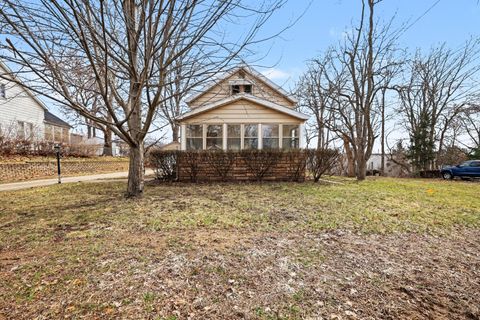 2222 Hoyle Avenue NW Walker City MI 49544