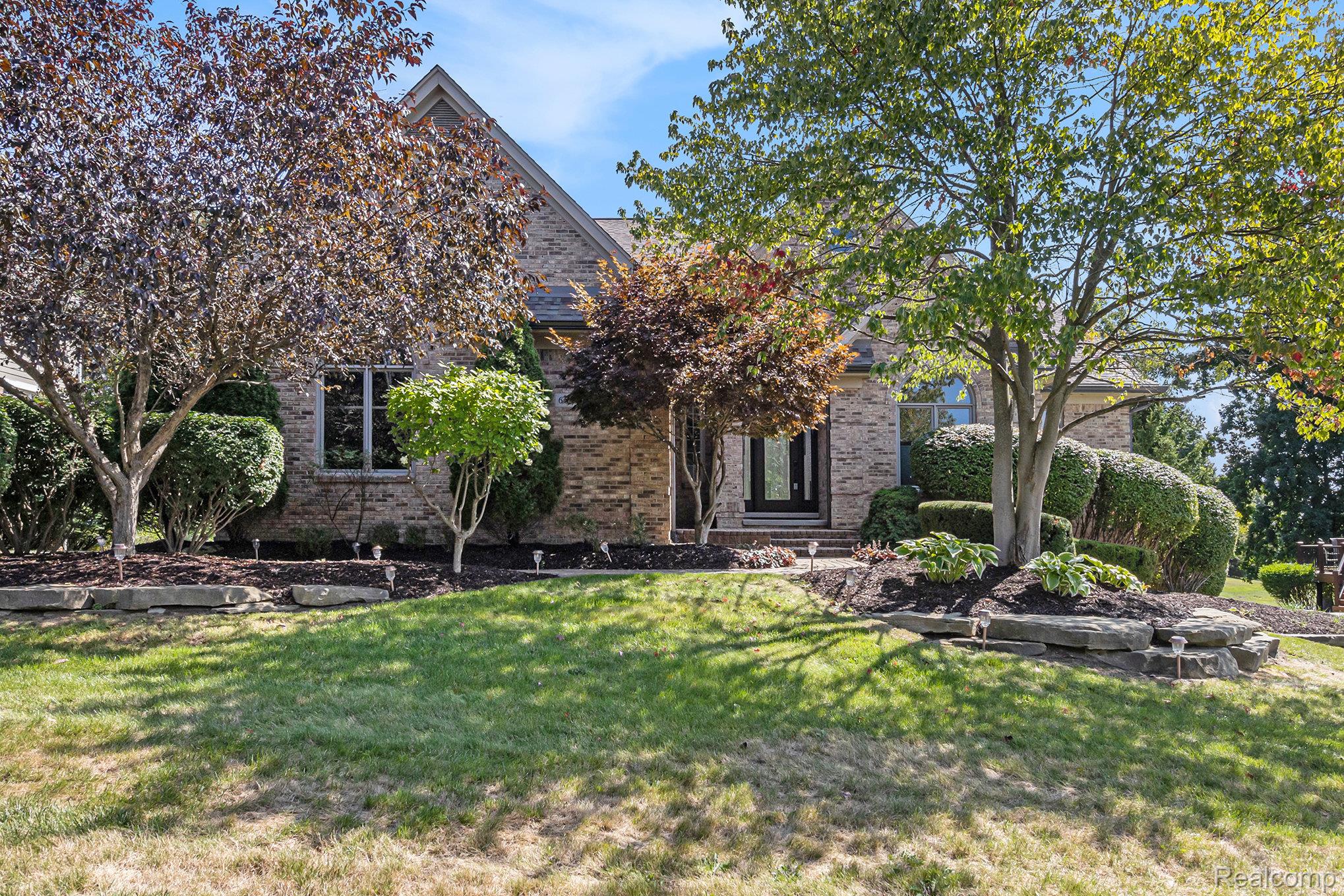 Independence Charter Township, Michigan 48348, United States, 4 Bedrooms Bedrooms, ,4 BathroomsBathrooms,Residential,Pending,215958