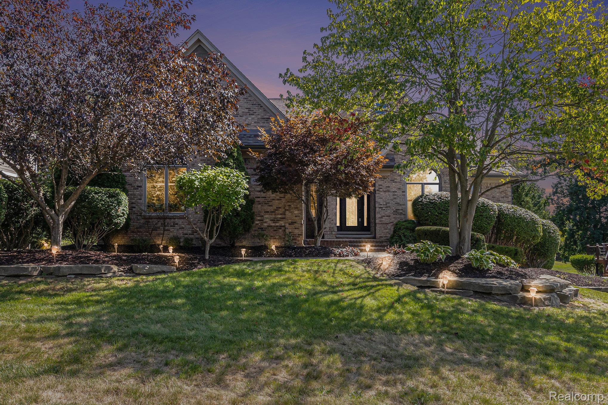 Independence Charter Township, Michigan 48348, United States, 4 Bedrooms Bedrooms, ,4 BathroomsBathrooms,Residential,Pending,215958