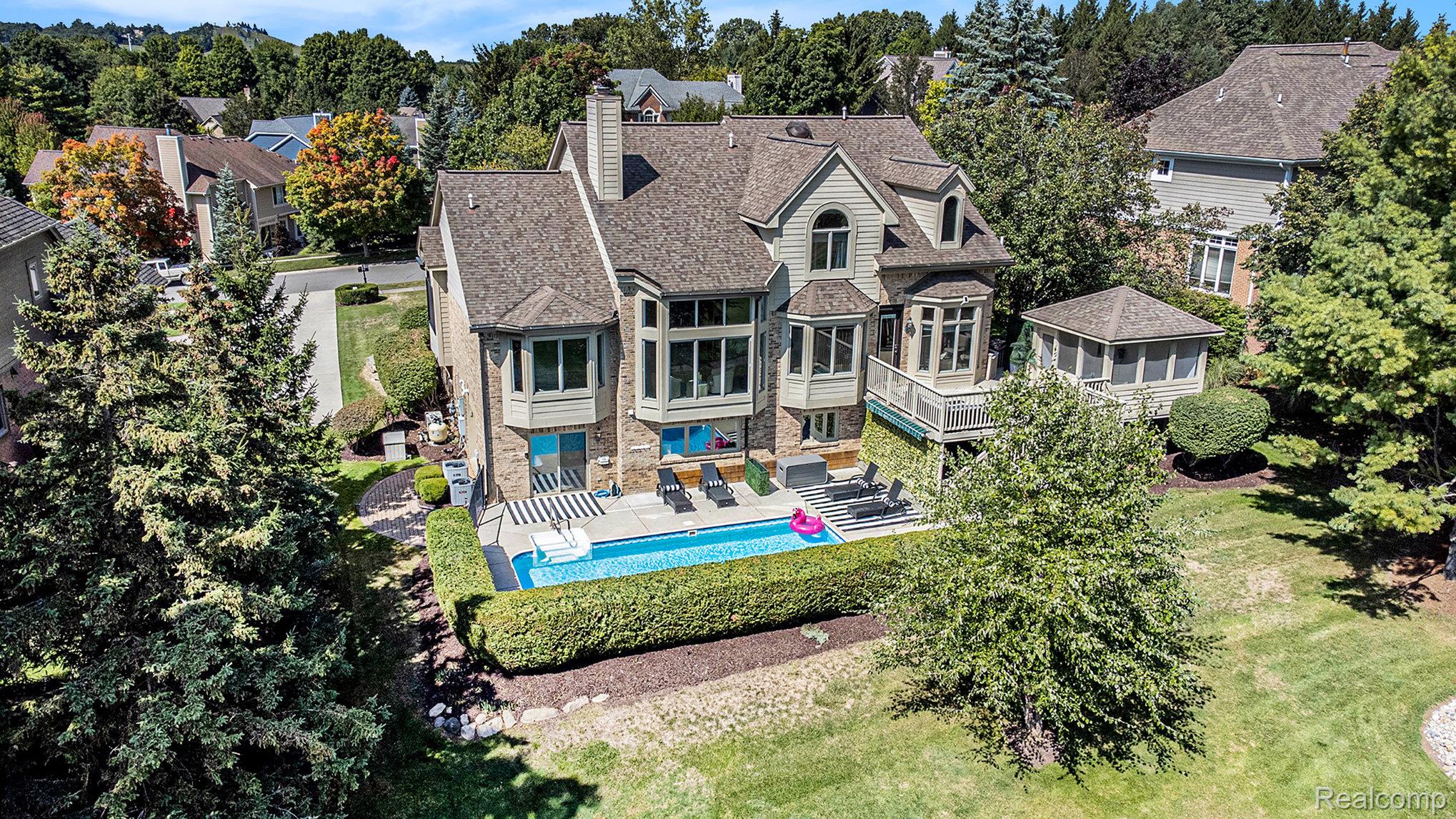 Independence Charter Township, Michigan 48348, United States, 4 Bedrooms Bedrooms, ,4 BathroomsBathrooms,Residential,Pending,215958