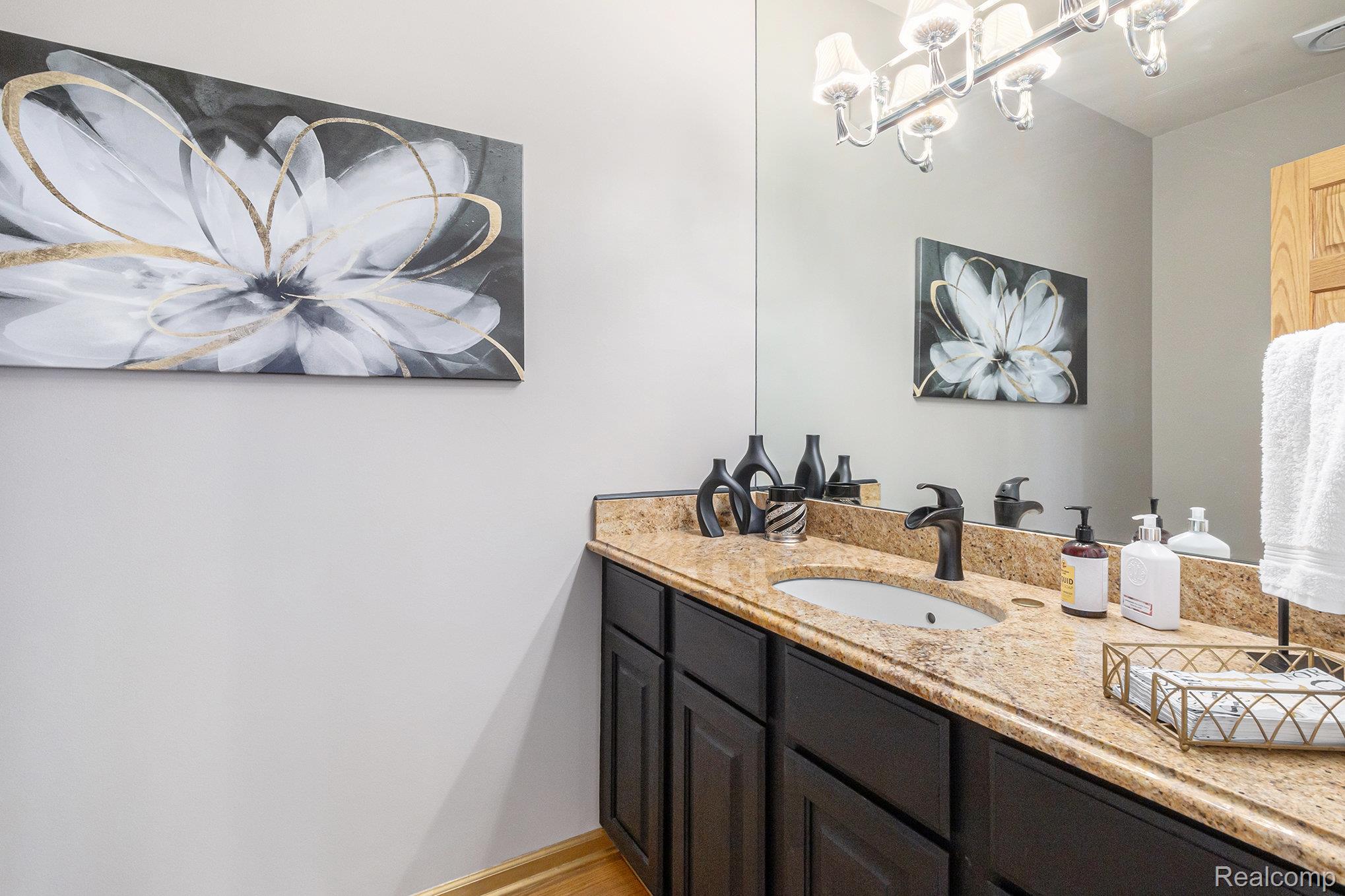 Independence Charter Township, Michigan 48348, United States, 4 Bedrooms Bedrooms, ,4 BathroomsBathrooms,Residential,Pending,215958