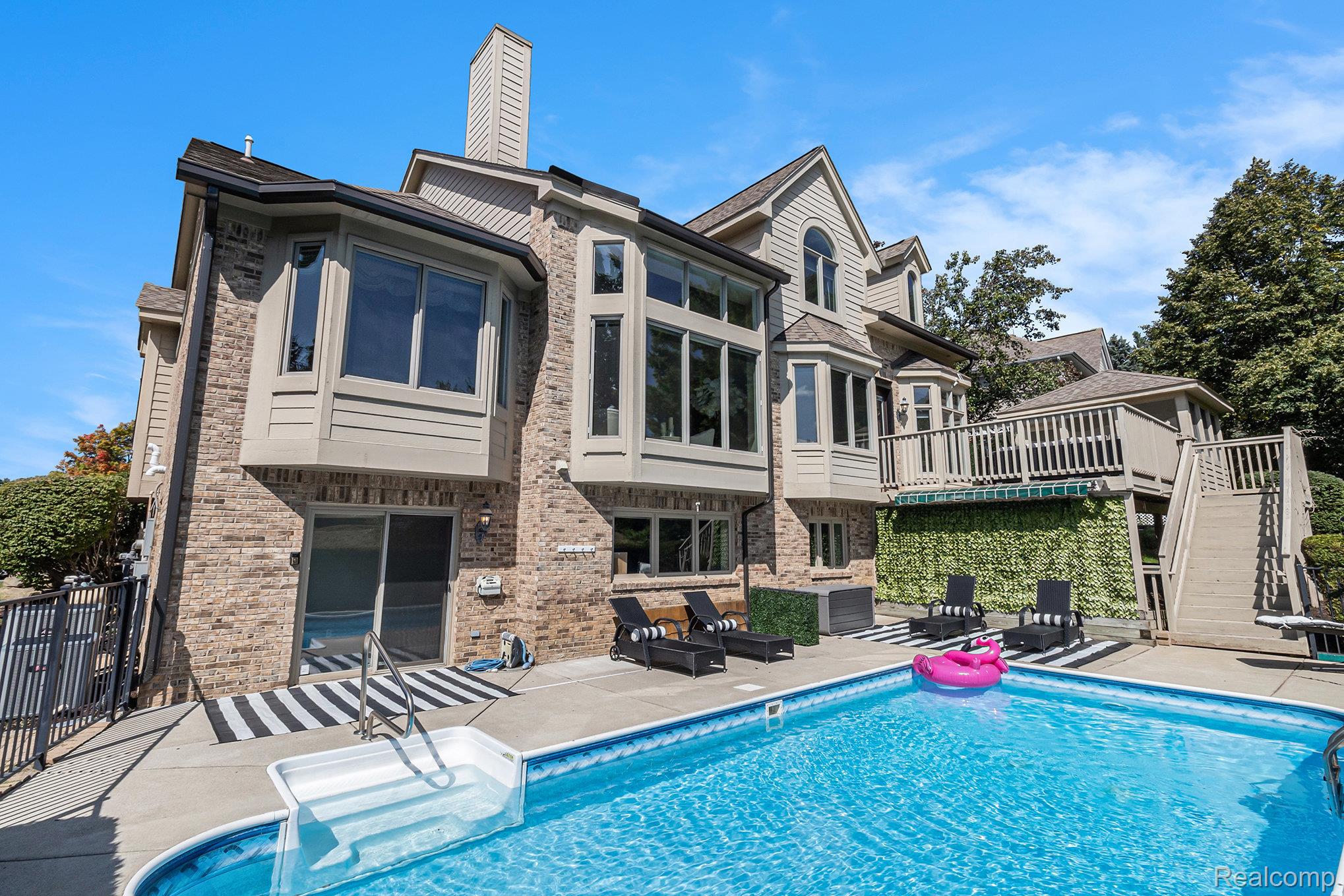 Independence Charter Township, Michigan 48348, United States, 4 Bedrooms Bedrooms, ,4 BathroomsBathrooms,Residential,Pending,215958