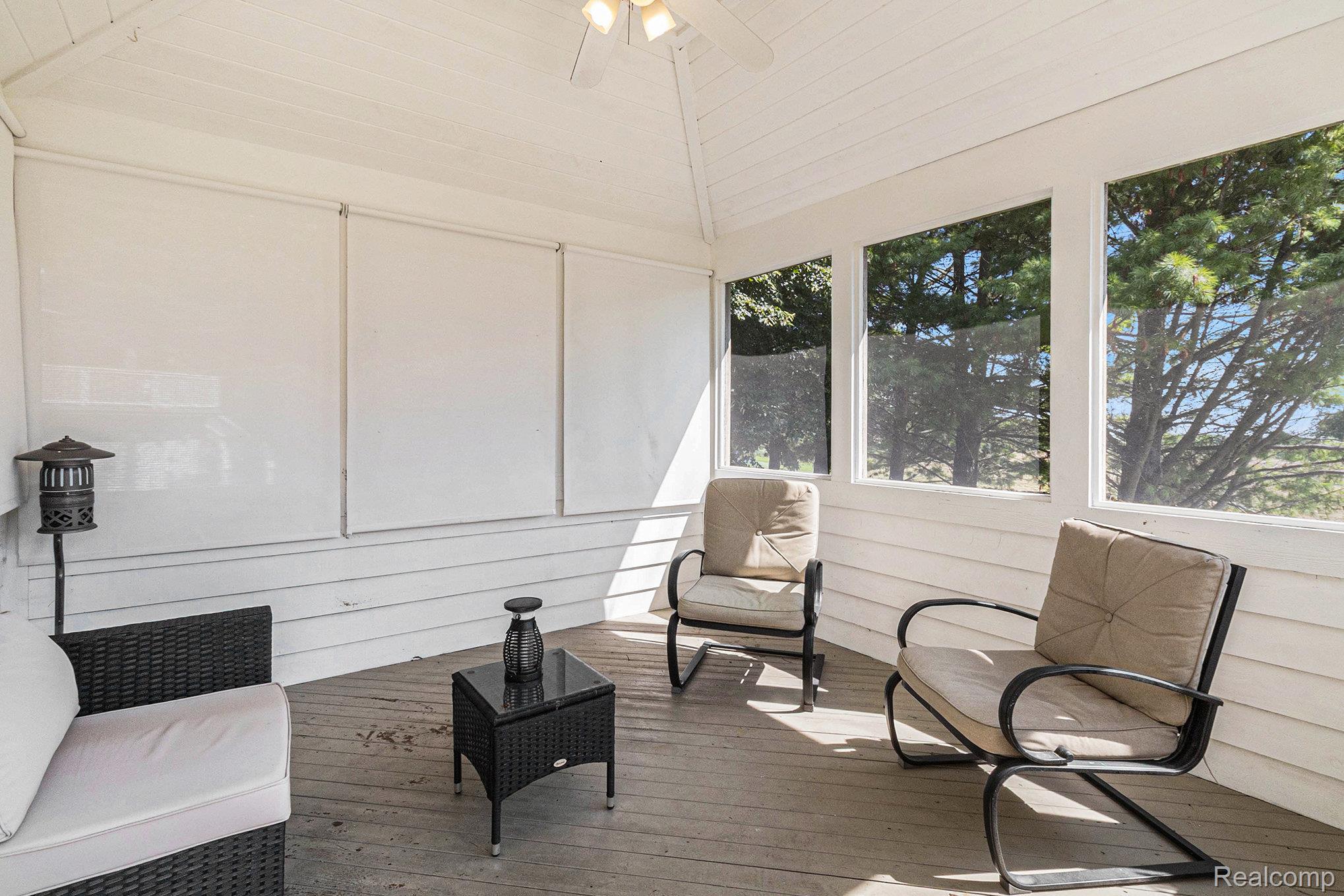 Independence Charter Township, Michigan 48348, United States, 4 Bedrooms Bedrooms, ,4 BathroomsBathrooms,Residential,Pending,215958