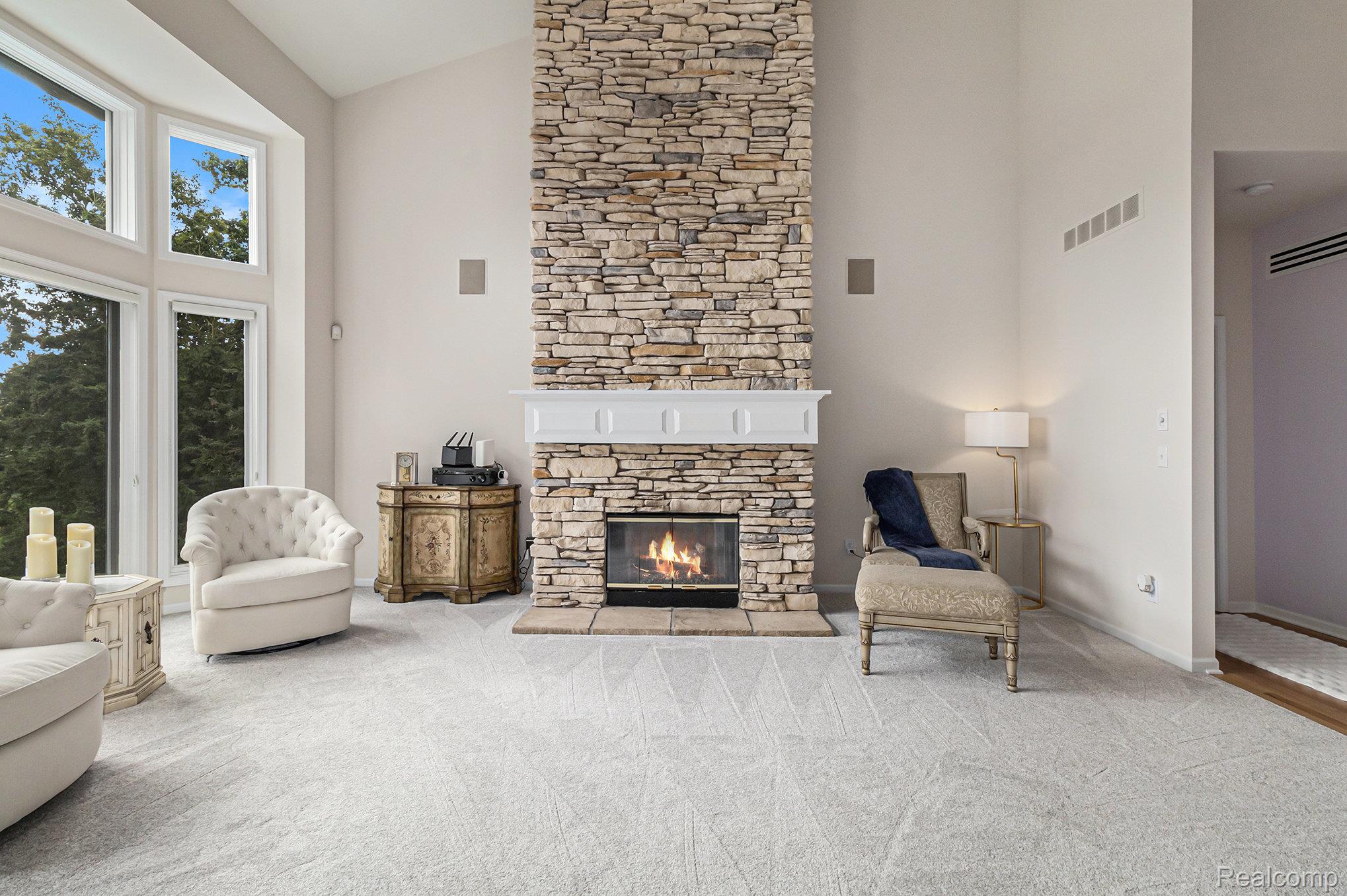 Independence Charter Township, Michigan 48348, United States, 4 Bedrooms Bedrooms, ,4 BathroomsBathrooms,Residential,Pending,215958