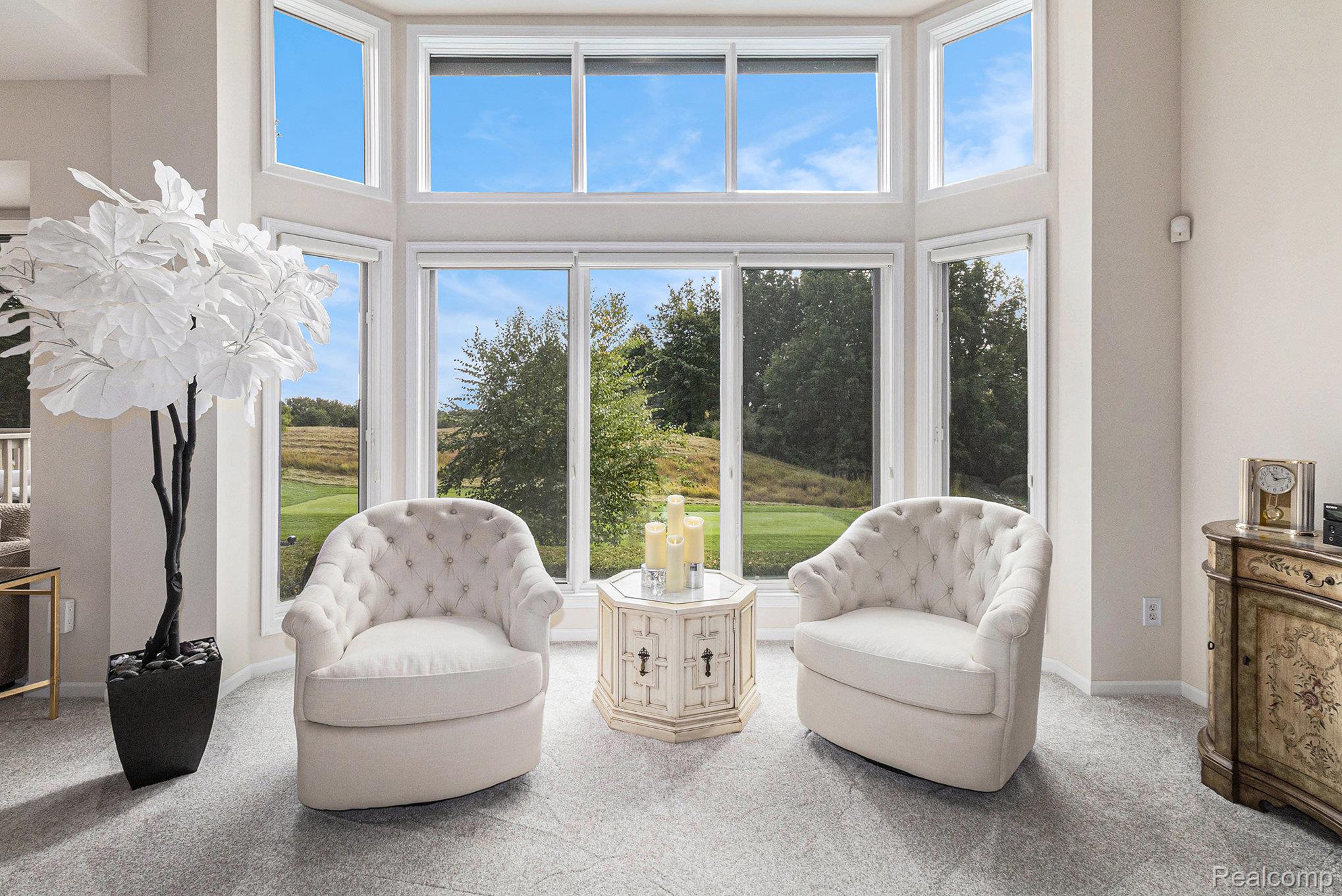 Independence Charter Township, Michigan 48348, United States, 4 Bedrooms Bedrooms, ,4 BathroomsBathrooms,Residential,Pending,215958