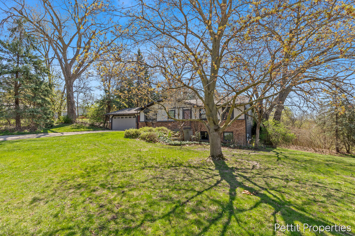 2160 Fox Ridge Drive NE