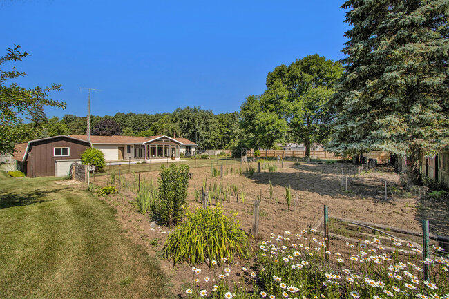 Portage City, Michigan 49024, United States, 4 Bedrooms Bedrooms, ,2 BathroomsBathrooms,Residential,Active,169269