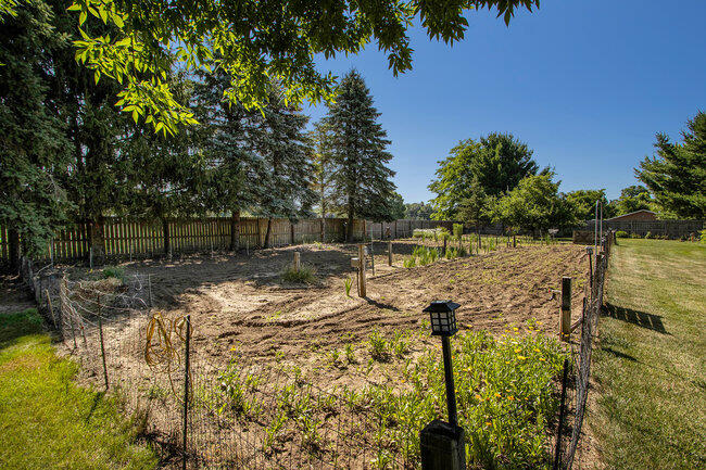 Portage City, Michigan 49024, United States, 4 Bedrooms Bedrooms, ,2 BathroomsBathrooms,Residential,Active,169269