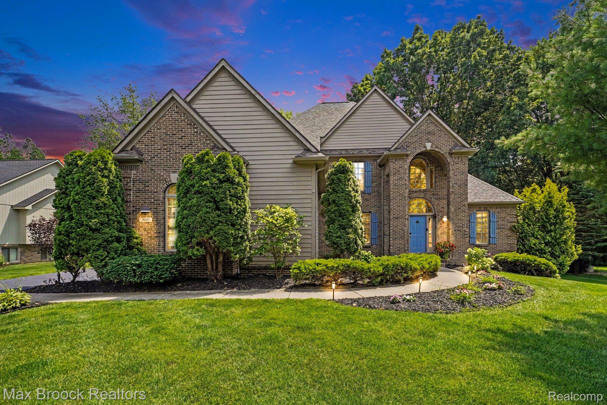 9843 Oak Valley Drive