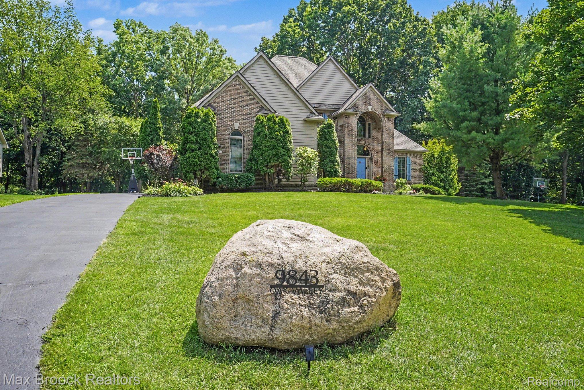 9843 Oak Valley Drive