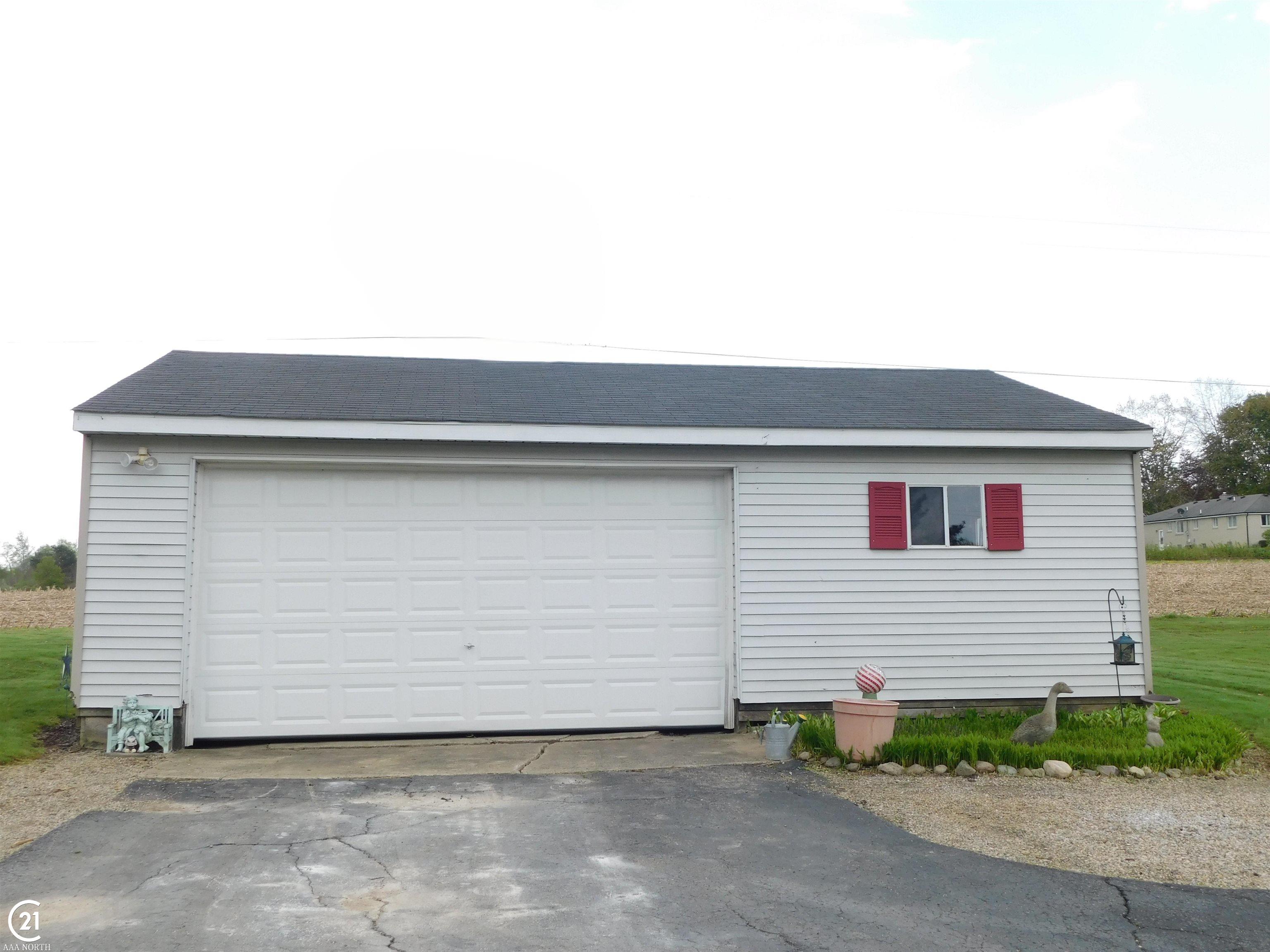 5568 Hollow Corners Road