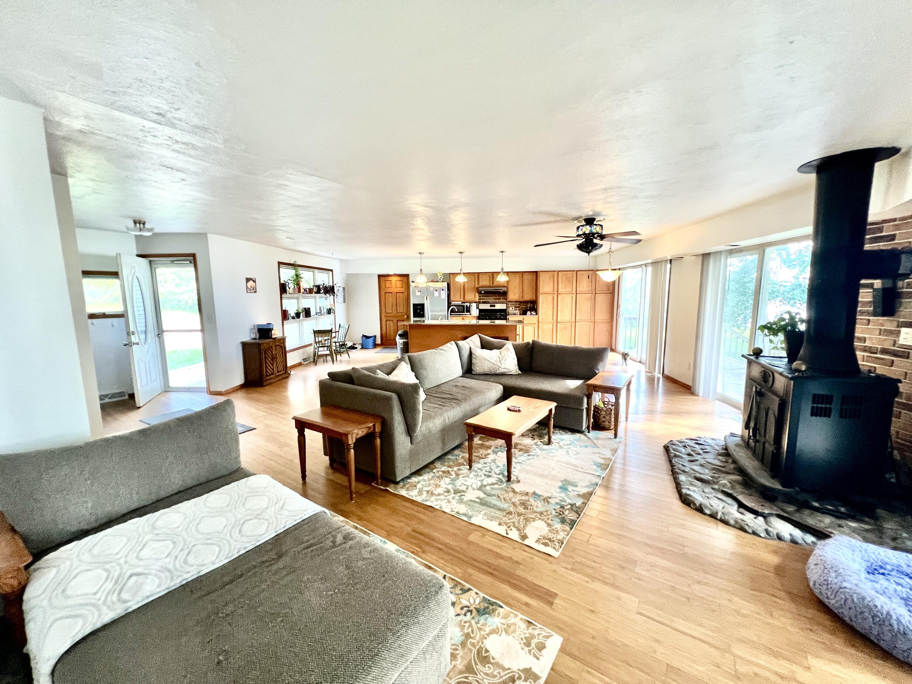 4771 S Lakeshore Drive