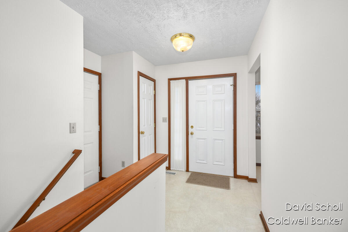 3058 Windcrest Way NE