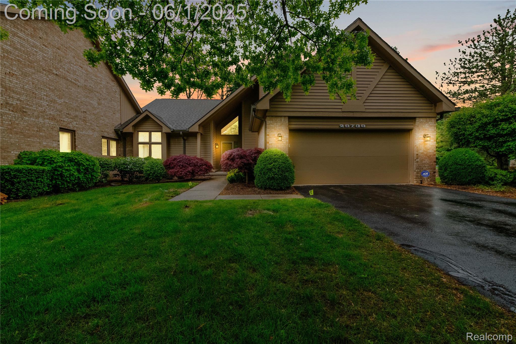 29739 NOVA WOODS Drive 32