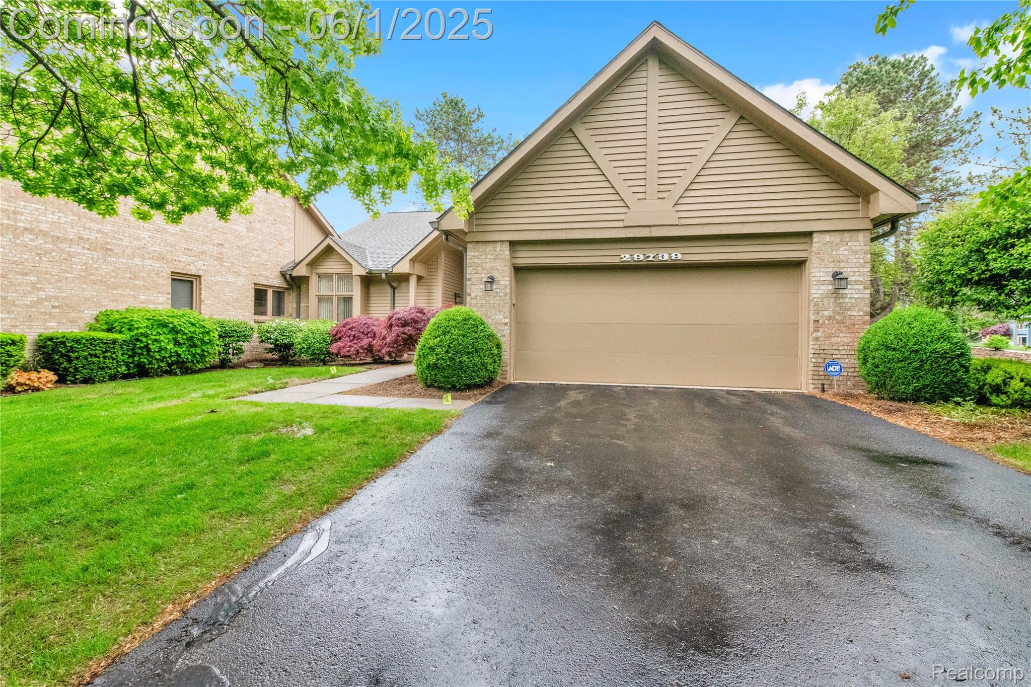 29739 NOVA WOODS Drive 32