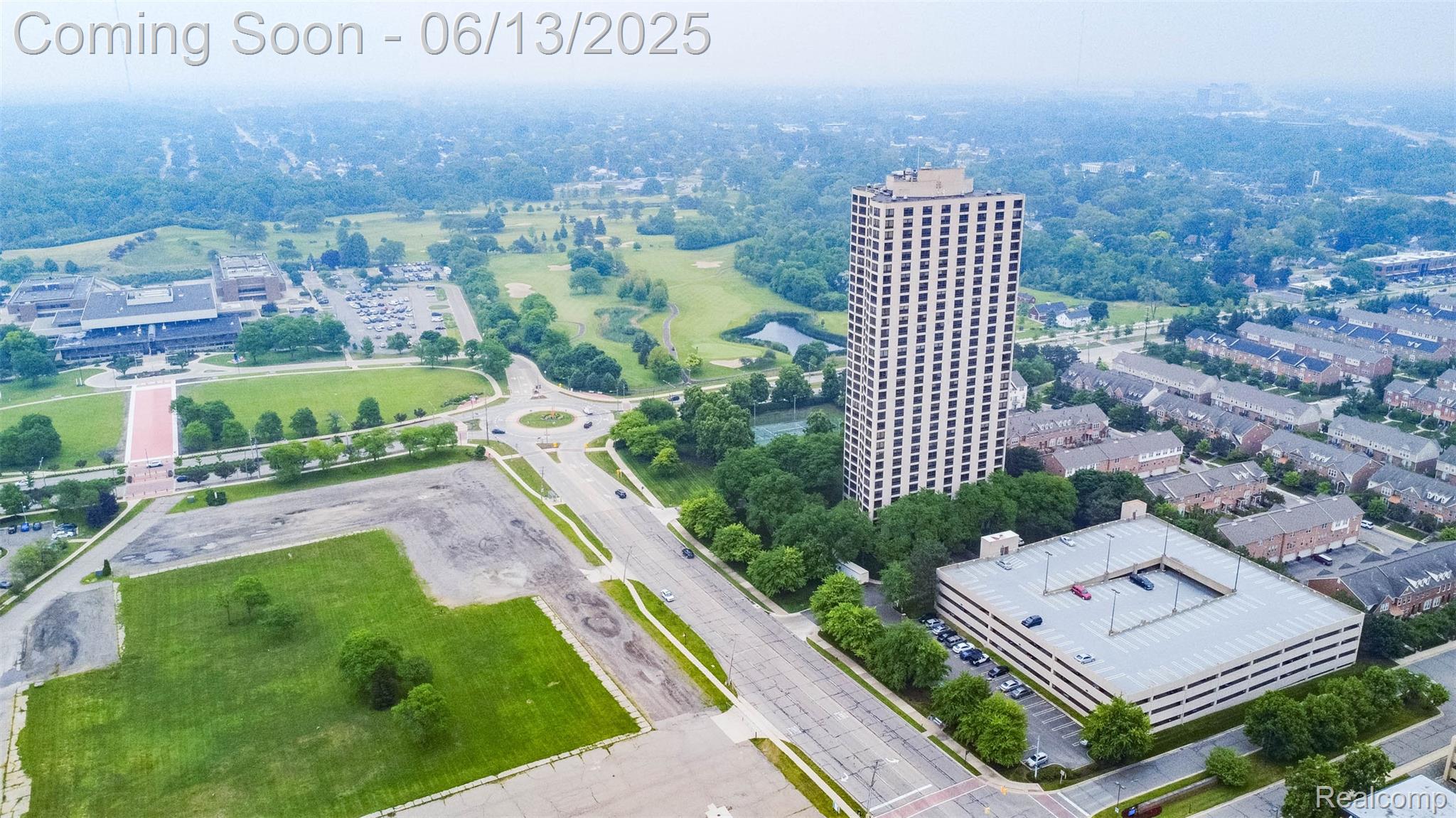 5000 Town Center 2203