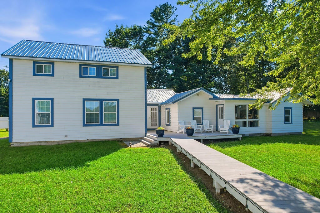 7095 Orchard Lake Drive