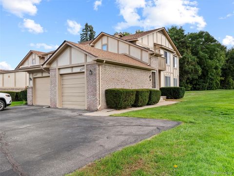 45300 Manor Drive Utica City MI 48317