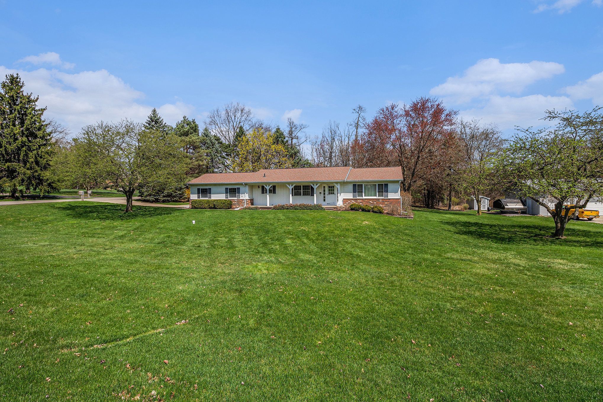 1264 FOX HILLS Drive