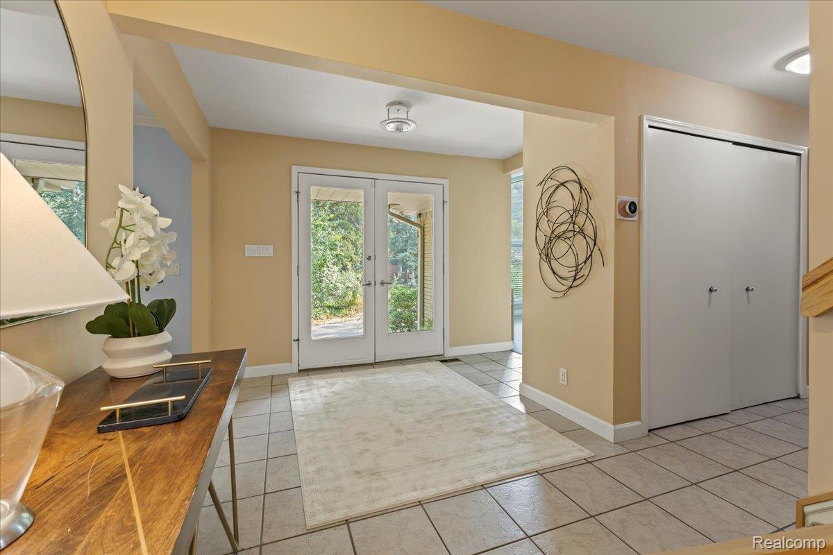 Independence Charter Township, Michigan 48348, United States, 3 Bedrooms Bedrooms, ,3 BathroomsBathrooms,Residential,Contingent,185425