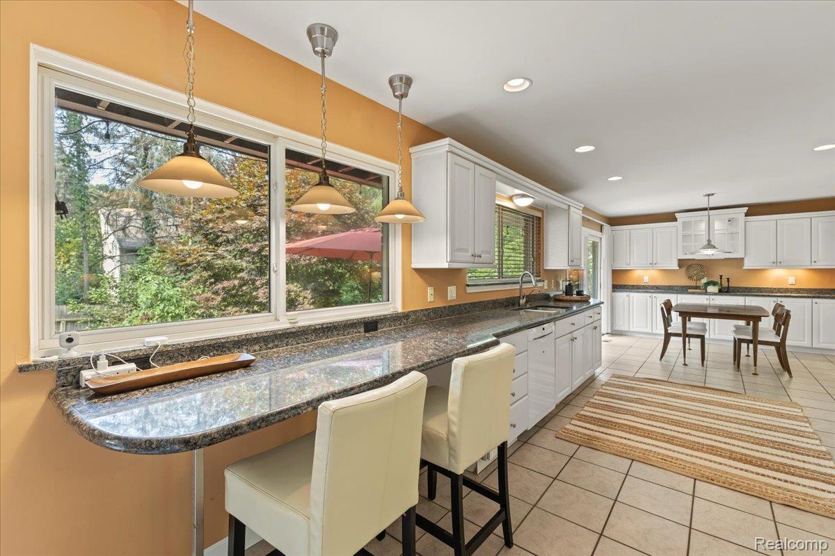 Independence Charter Township, Michigan 48348, United States, 3 Bedrooms Bedrooms, ,3 BathroomsBathrooms,Residential,Contingent,185425