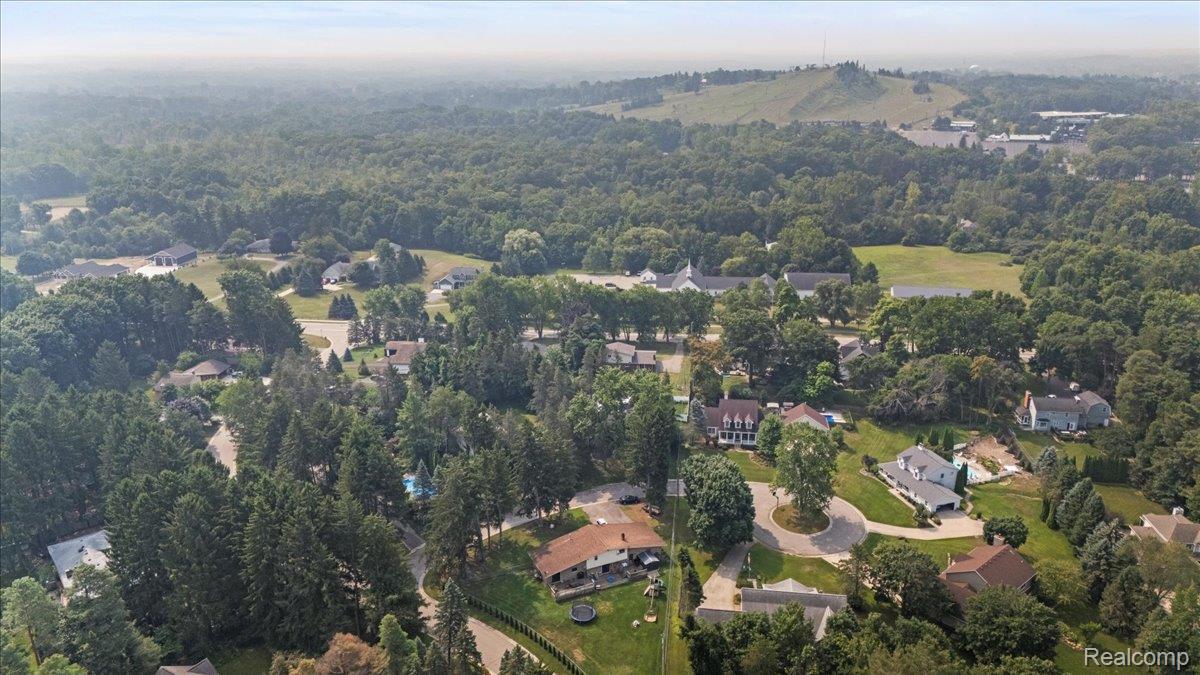 Independence Charter Township, Michigan 48348, United States, 3 Bedrooms Bedrooms, ,3 BathroomsBathrooms,Residential,Contingent,185425