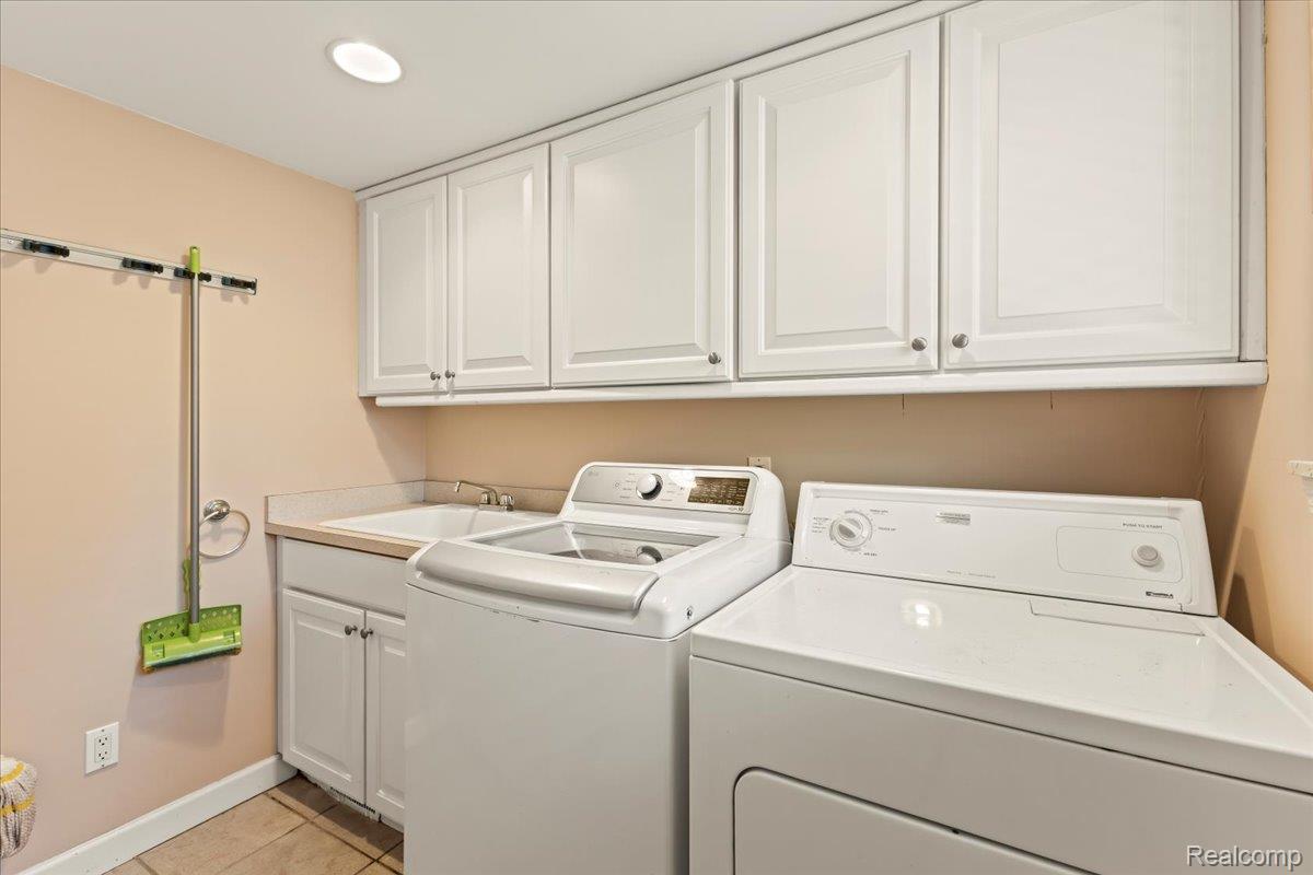 Independence Charter Township, Michigan 48348, United States, 3 Bedrooms Bedrooms, ,3 BathroomsBathrooms,Residential,Contingent,185425