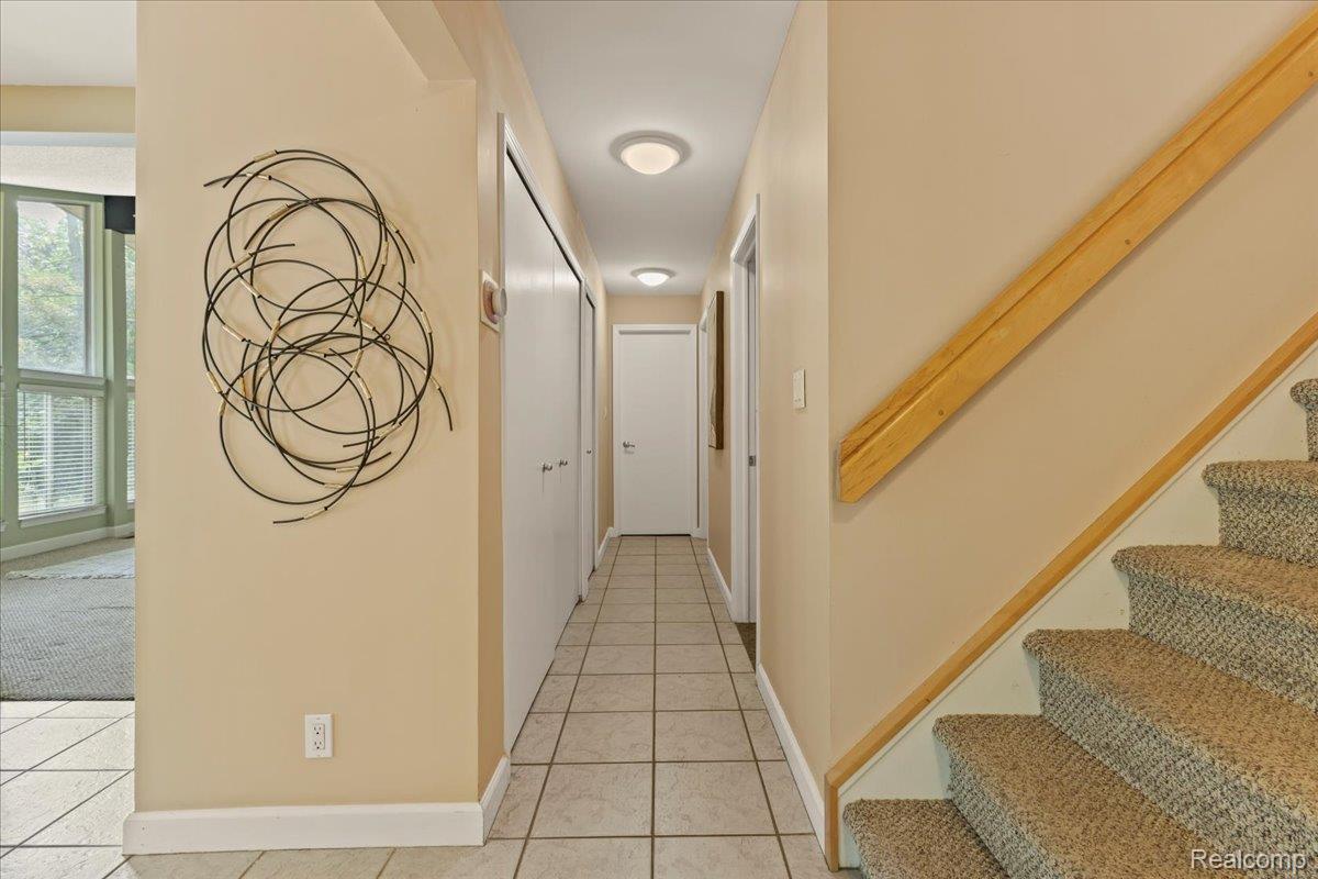 Independence Charter Township, Michigan 48348, United States, 3 Bedrooms Bedrooms, ,3 BathroomsBathrooms,Residential,Contingent,185425