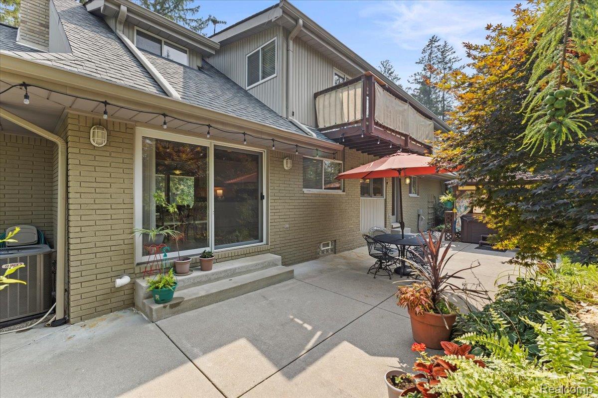 Independence Charter Township, Michigan 48348, United States, 3 Bedrooms Bedrooms, ,3 BathroomsBathrooms,Residential,Contingent,185425