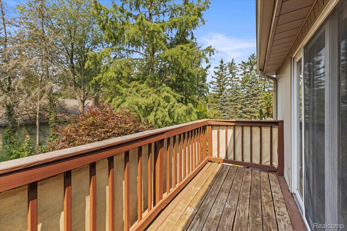 Independence Charter Township, Michigan 48348, United States, 3 Bedrooms Bedrooms, ,3 BathroomsBathrooms,Residential,Contingent,185425