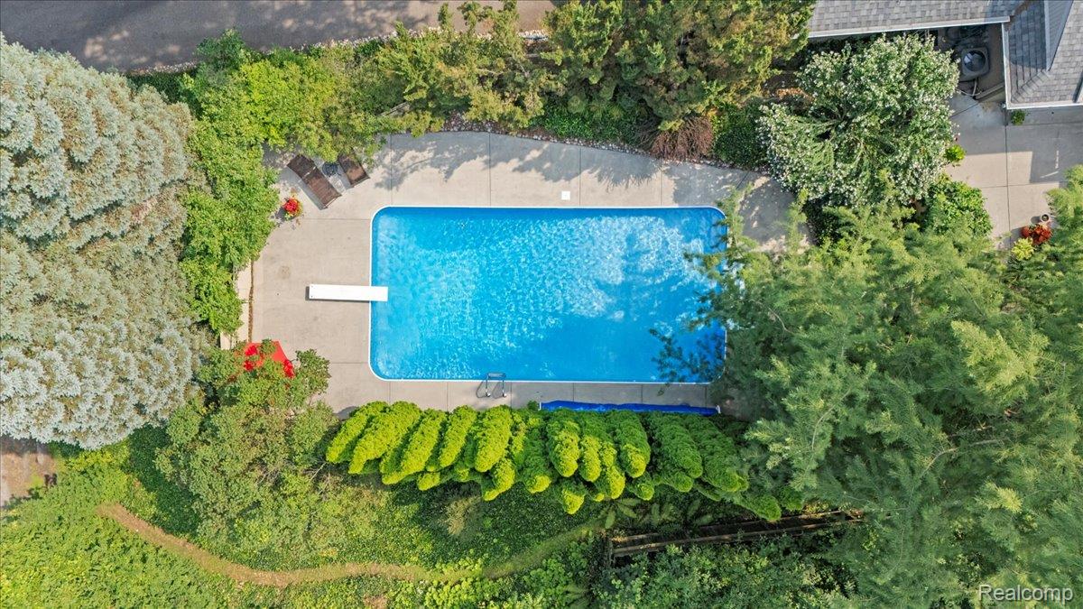 Independence Charter Township, Michigan 48348, United States, 3 Bedrooms Bedrooms, ,3 BathroomsBathrooms,Residential,Contingent,185425