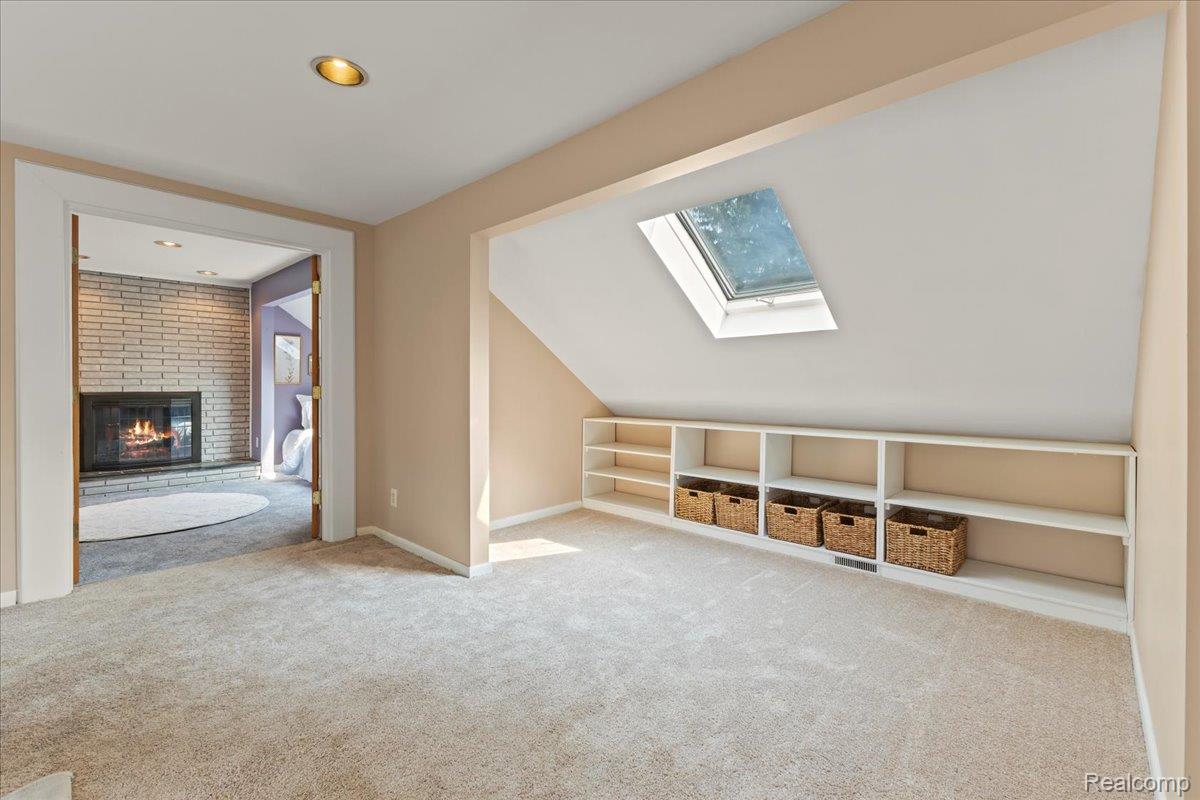 Independence Charter Township, Michigan 48348, United States, 3 Bedrooms Bedrooms, ,3 BathroomsBathrooms,Residential,Contingent,185425