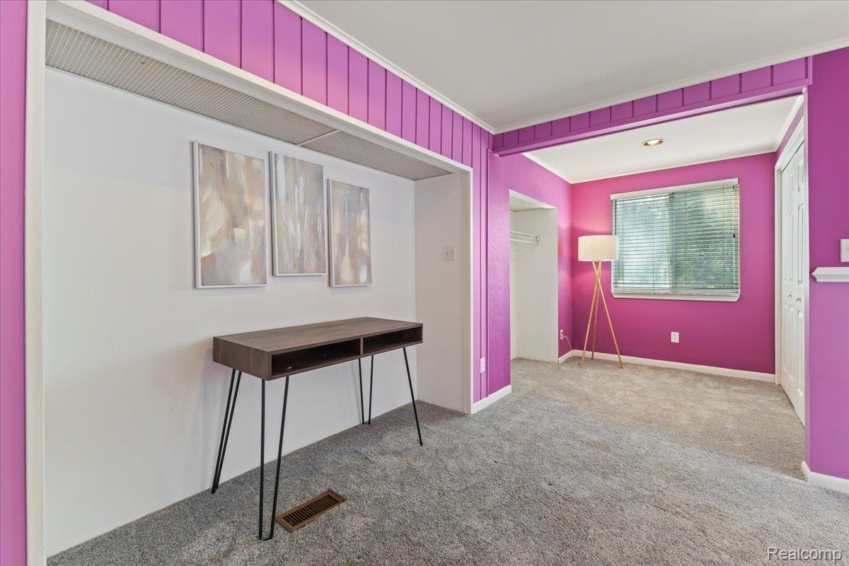 Independence Charter Township, Michigan 48348, United States, 3 Bedrooms Bedrooms, ,3 BathroomsBathrooms,Residential,Contingent,185425