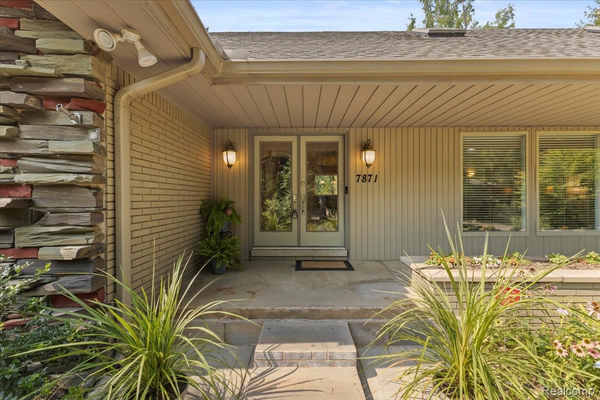 Independence Charter Township, Michigan 48348, United States, 3 Bedrooms Bedrooms, ,3 BathroomsBathrooms,Residential,Contingent,185425