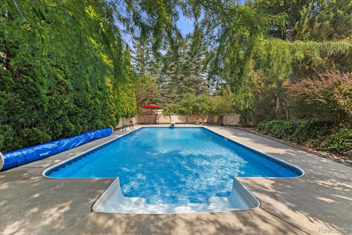 Independence Charter Township, Michigan 48348, United States, 3 Bedrooms Bedrooms, ,3 BathroomsBathrooms,Residential,Contingent,185425