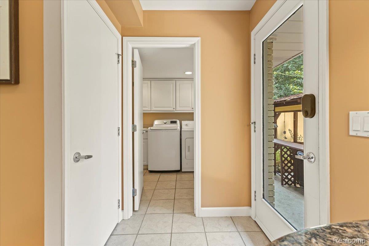 Independence Charter Township, Michigan 48348, United States, 3 Bedrooms Bedrooms, ,3 BathroomsBathrooms,Residential,Contingent,185425