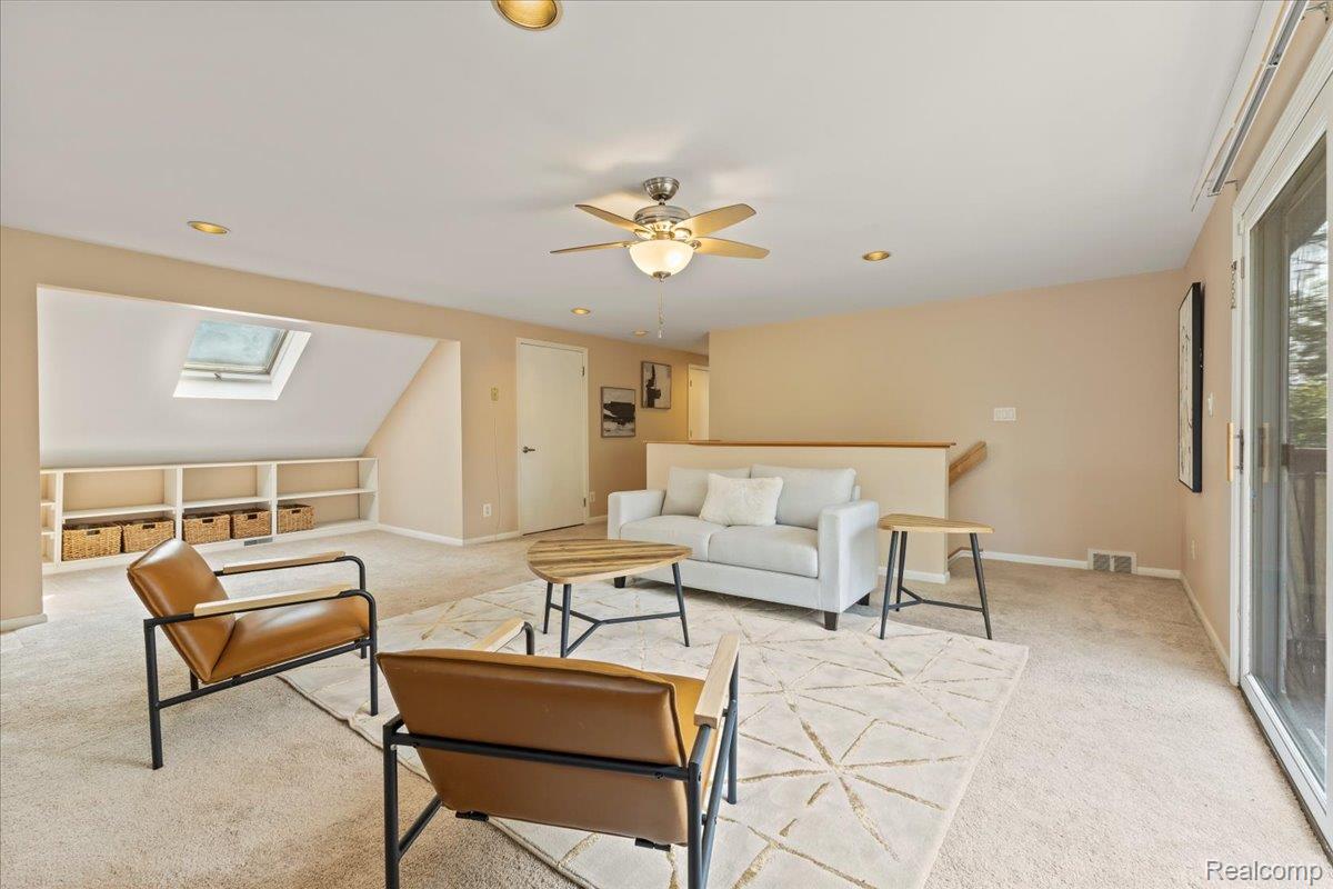 Independence Charter Township, Michigan 48348, United States, 3 Bedrooms Bedrooms, ,3 BathroomsBathrooms,Residential,Contingent,185425