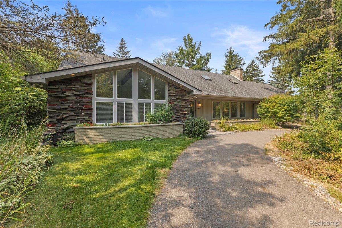 Independence Charter Township, Michigan 48348, United States, 3 Bedrooms Bedrooms, ,3 BathroomsBathrooms,Residential,Contingent,185425