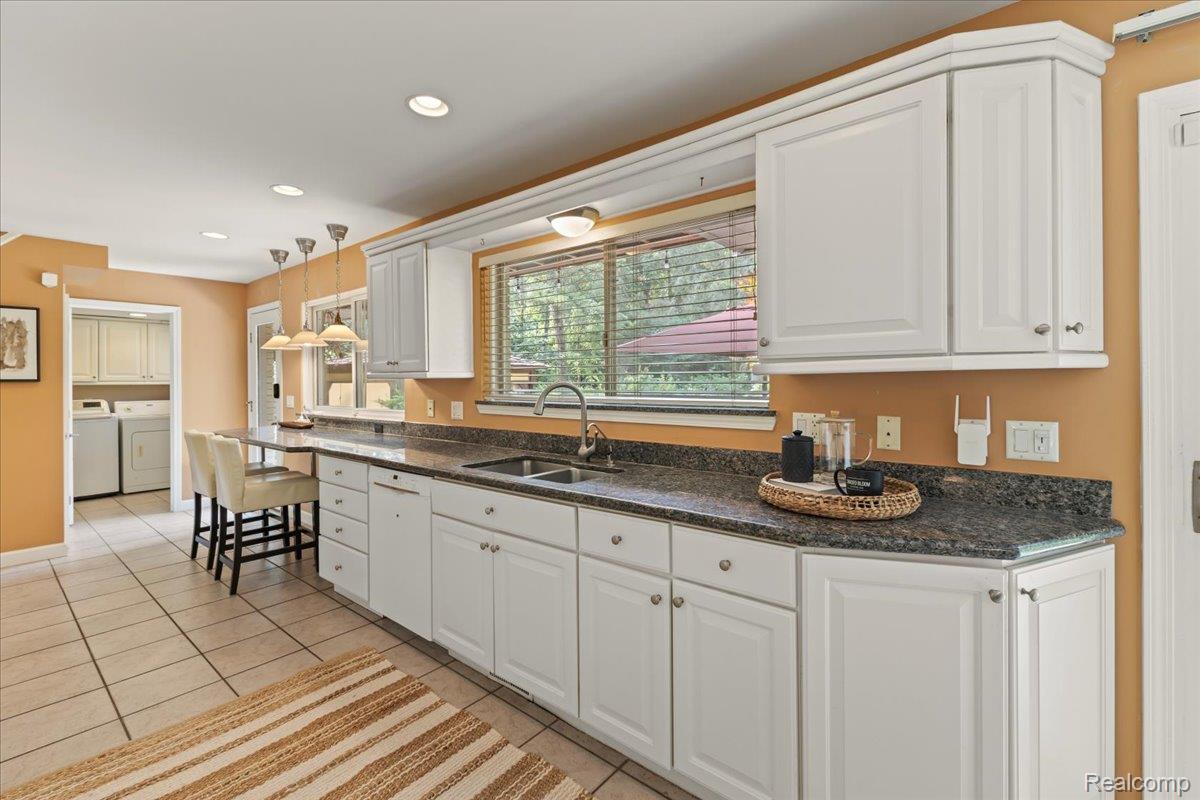 Independence Charter Township, Michigan 48348, United States, 3 Bedrooms Bedrooms, ,3 BathroomsBathrooms,Residential,Contingent,185425