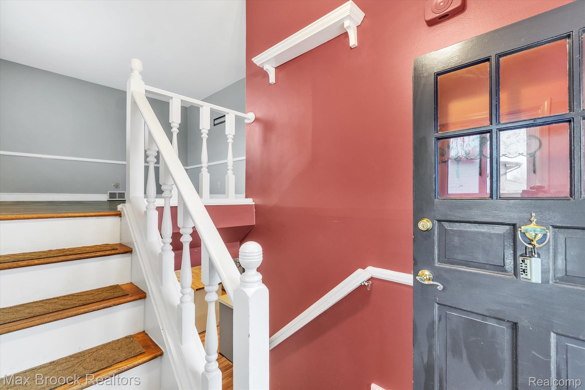 978 PANORAMA Drive
