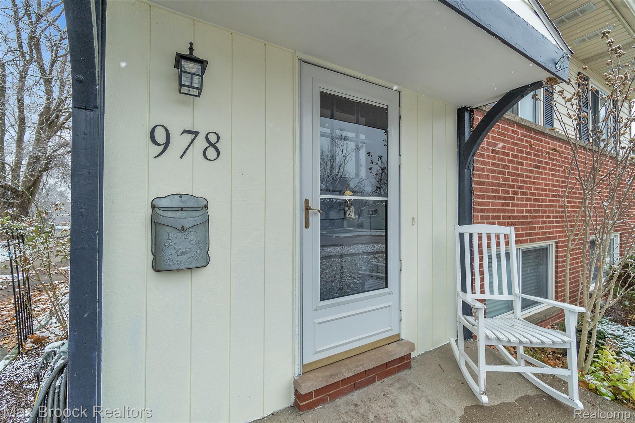 978 PANORAMA Drive