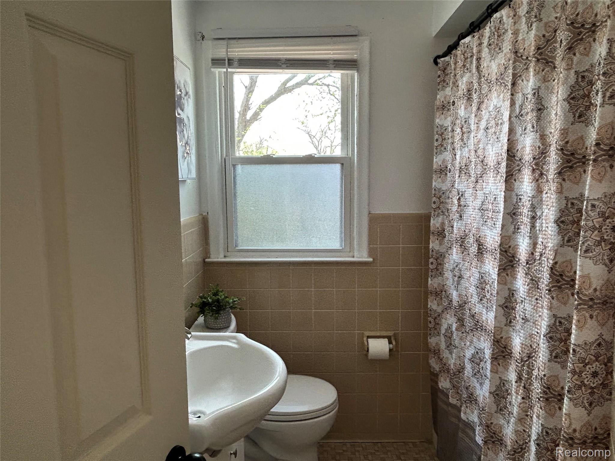 23125 W Church Street N