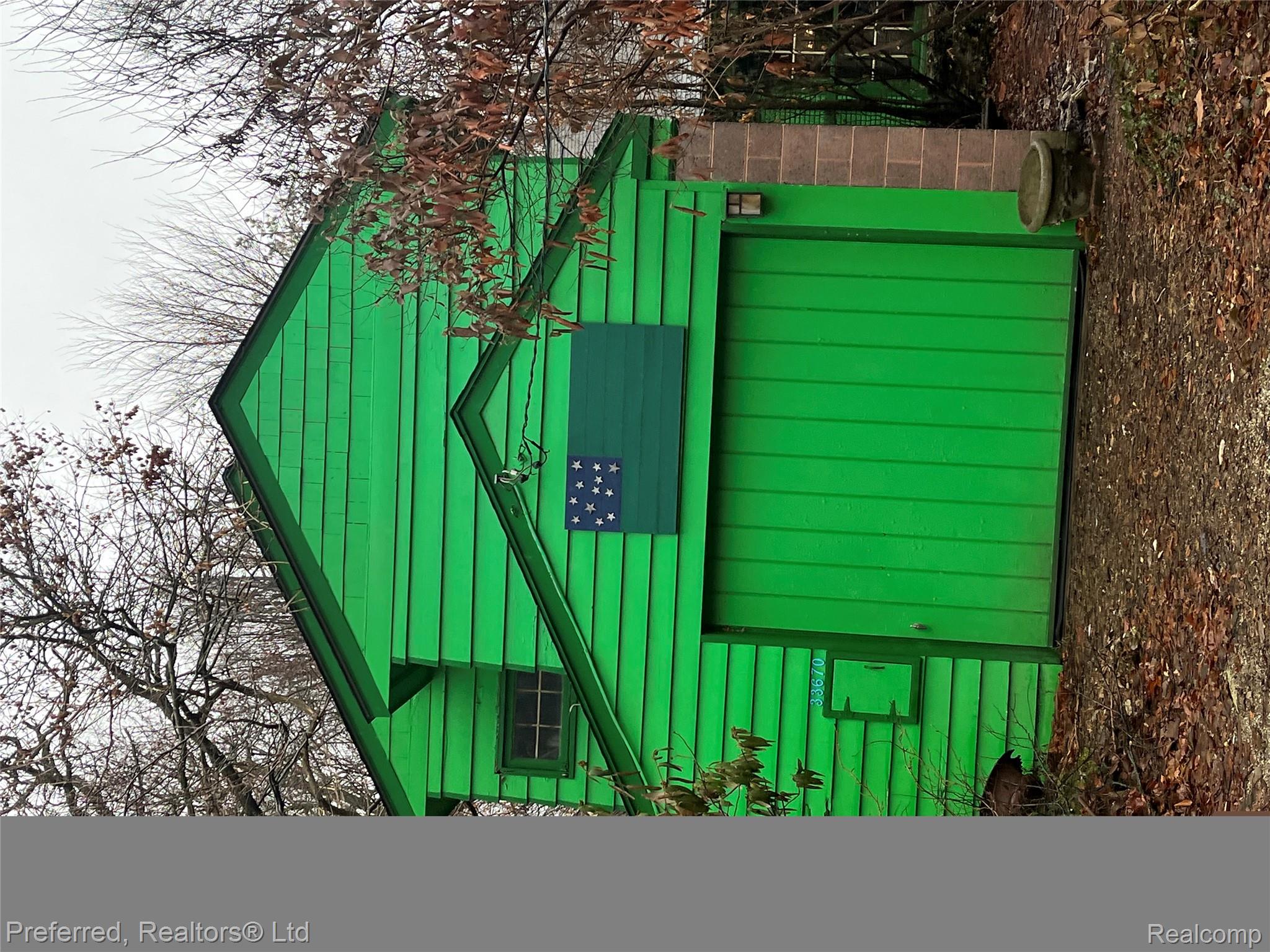 33670 Hillcrest Drive